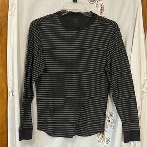 GAP Men's Charcoal Striped Long Sleeve Tee in size small
